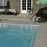 - La Maree Hotes Bed & Breakfast 3*